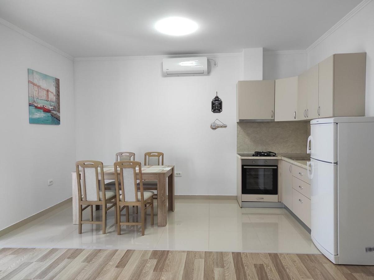 One Bedroom Apartment Gogo With Private Parking เนอุม ภายนอก รูปภาพ