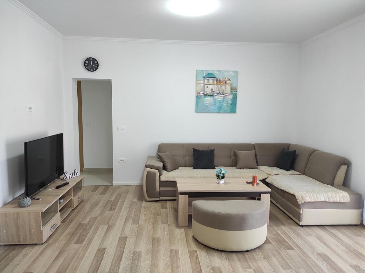One Bedroom Apartment Gogo With Private Parking เนอุม ภายนอก รูปภาพ